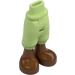 LEGO Geelachtig groen Minidoll Heup met Cropped Broek met Bruin Feet (dun scharnier) (2246)