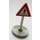 LEGO Kolmion muotoinen Roadsign jossa Mies crossing road Kuvio pohjatyypin 2 kanssa