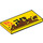 LEGO Amarillo Plana 2 x 4 con 95 y mud splatter Izquierda (33672 / 87079)