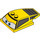 LEGO Jaune Coin 6 x 4 x 1.3 avec 4 x 4 Base avec Bleu Yeux, Grille (70777 / 93591)